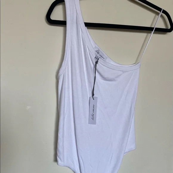 Betro Simone White Asymmetrical Ribbed Bodysuit - Picture 2 of 9